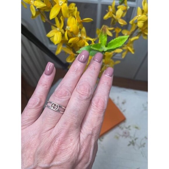 Gucci “GG” Interlocking Sterling Silver Ring – Iconic Minimalism, Size 7 - Picture 6 of 7